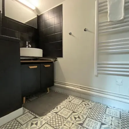 Bright Duplex 30 M With Wifi - Downtown 캉